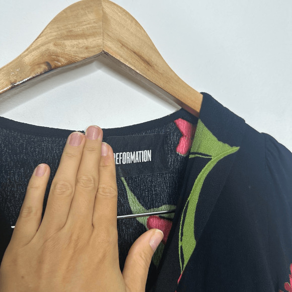 REFORMATION Long-Sleeve Mini Tie-Neck Dress Black floral viscose womens 4 - Picture 4 of 6